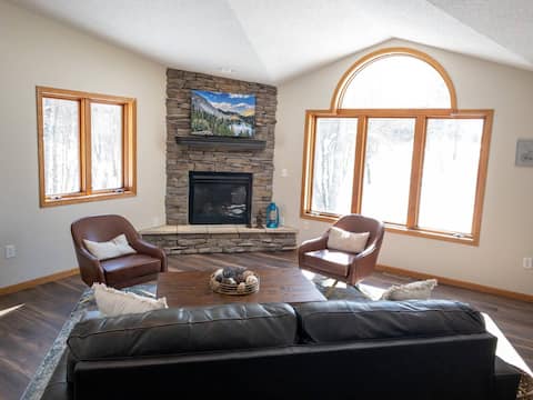 Cuyuna Trail Retreat-Fire pit-Sleeps 11-Quiet St