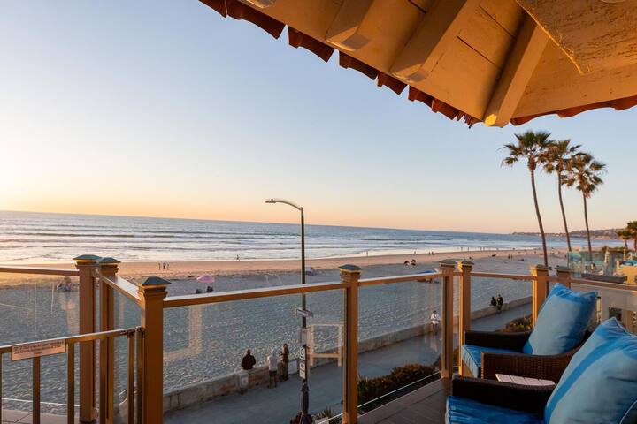 Oceanfront Escape- 2 Level Condo w/Panoramic View! gallery image 3
