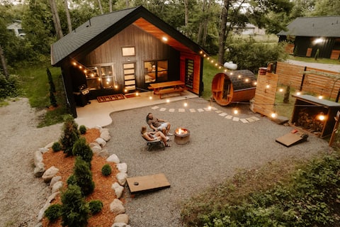 Incredible Cabin w/ Sauna! Fireplace, Spa Shower