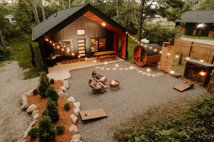 Incredible Cabin w/ Sauna!  Fireplace, Spa Shower