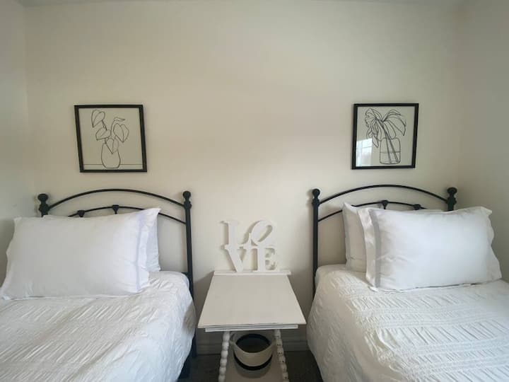 Dormitorio 3, dos camas individuales.