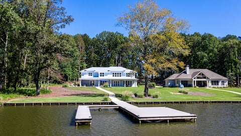 Lakefront |6 Bedrooms |Pool & Game Room |Sleeps 14