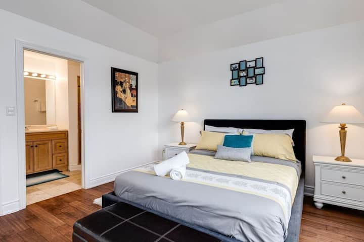 Chambre avec lit Queen Size chaud