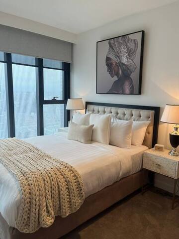 Claremont Style & Comfort, South Yarra gallery image 5