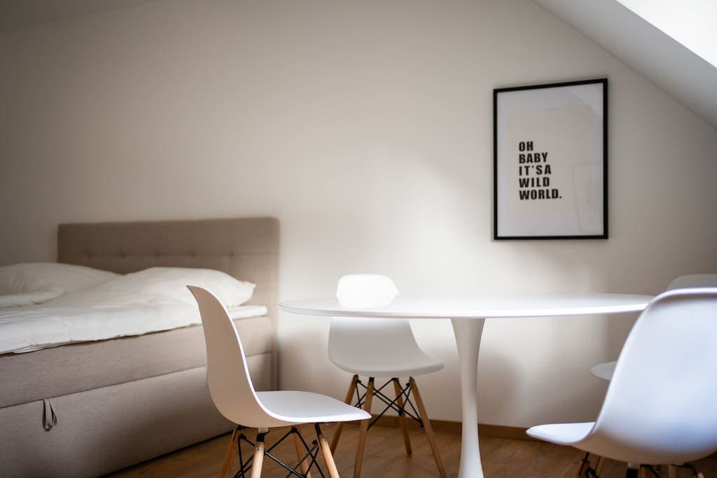 Popular Airbnb listing: Top Old Town Apartment 2 baths in Altstadt