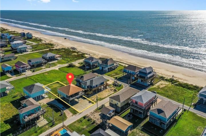 Resting Beach Face, Gulf Views, Dog Friendly, Sleeps 14 - Crystal Beach, TX