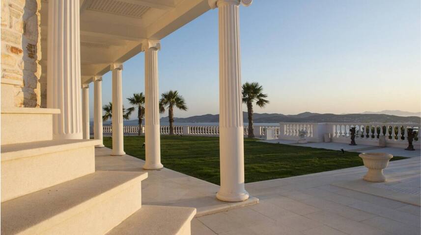 Luxury Villa Aethra -Island Living Paros- gallery image 4