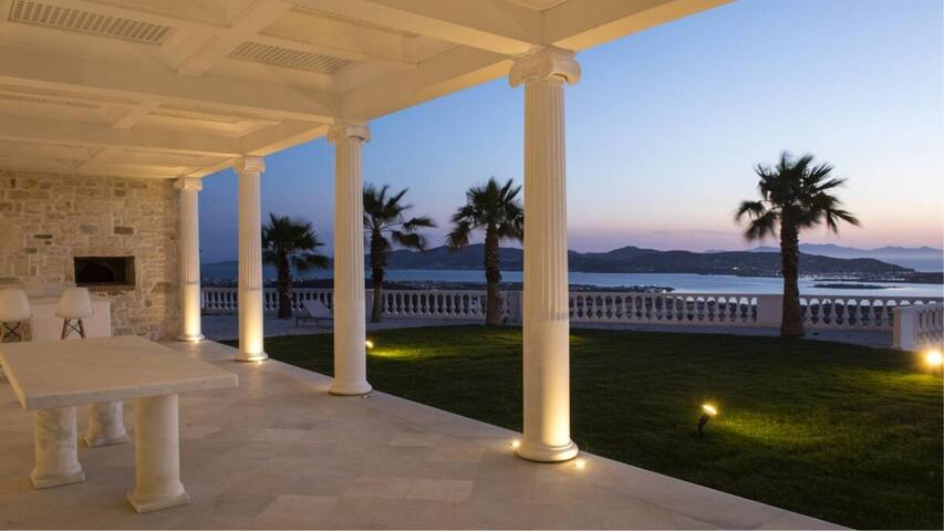 Luxury Villa Aethra -Island Living Paros- gallery image 5