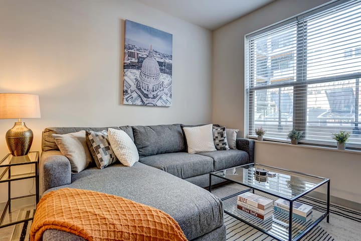 Pool, Parking, Dishwasher, Ac And Pet Wash Statio - Madison, WI