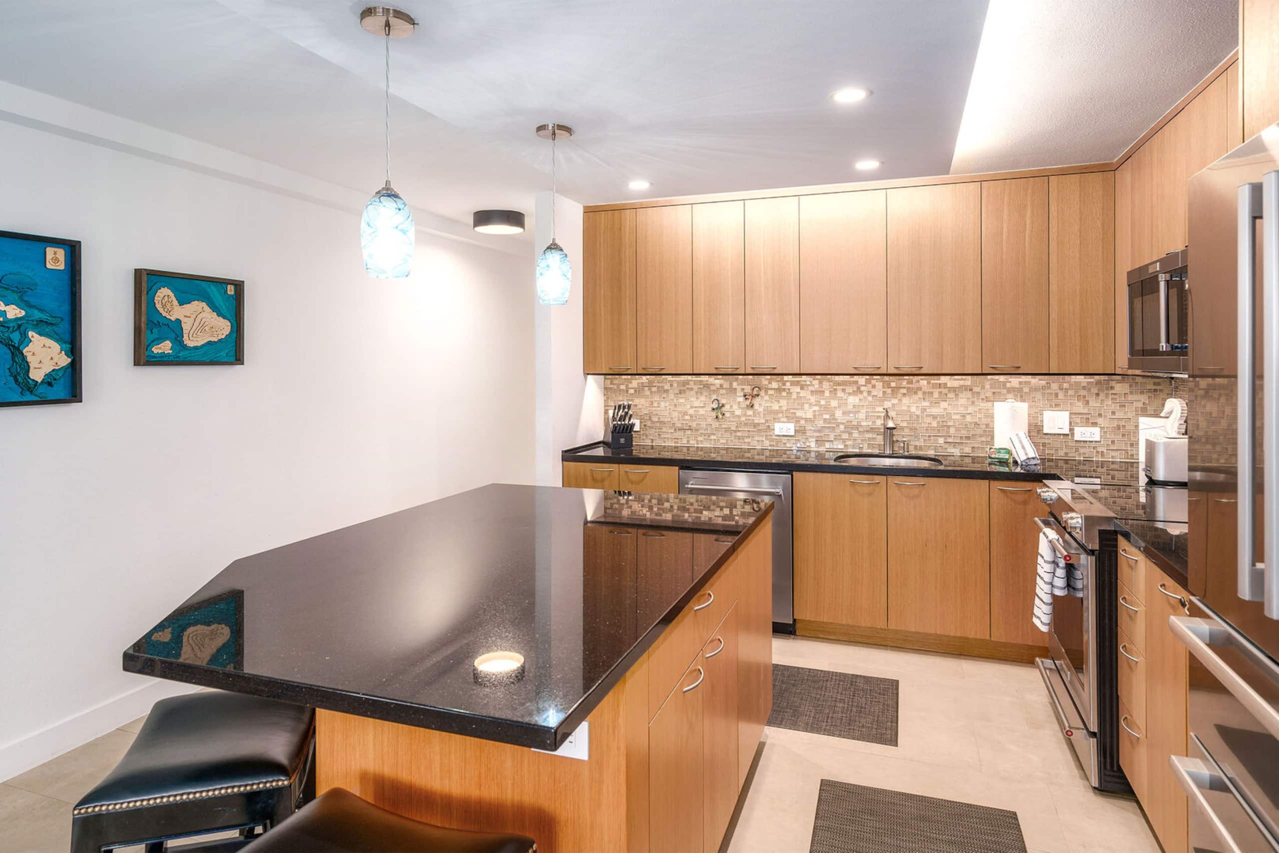 Condo in Kihei · ★5.0 · 1 bedroom · 2 beds · 2 private baths - Image 8