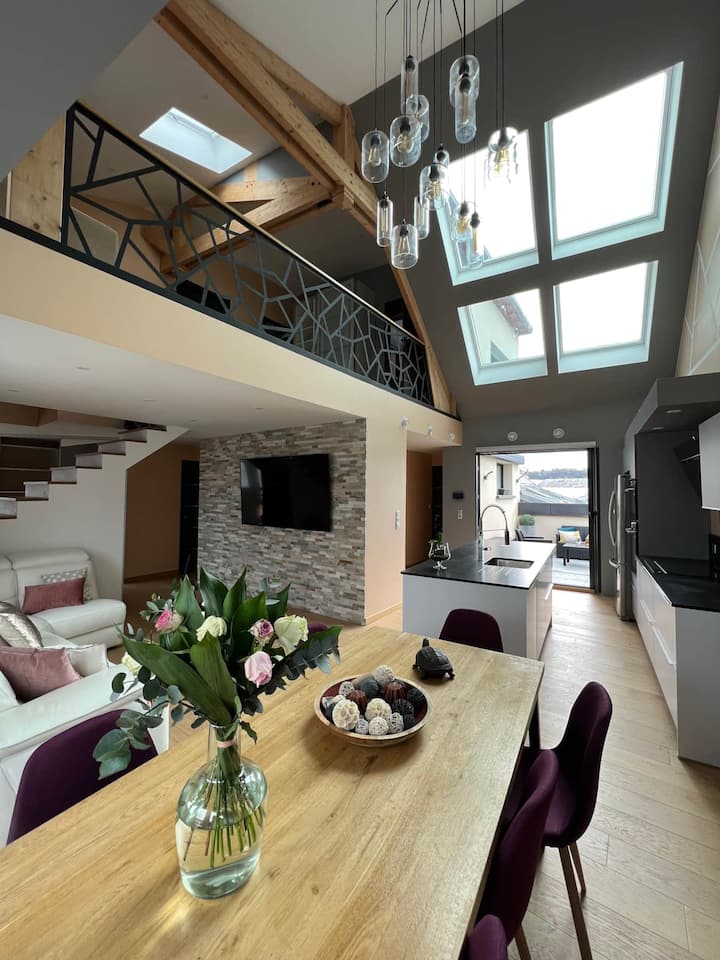 Penthouse apartment 50 meters from the sea
