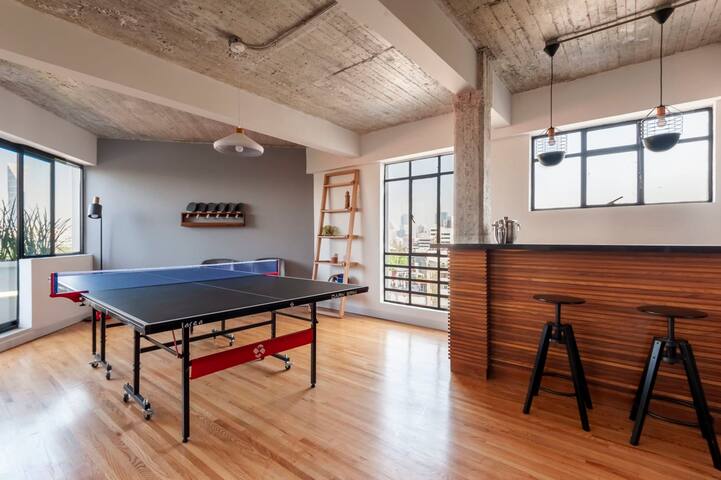 w* | Enriching Triplex in Art Deco Building gallery image 3