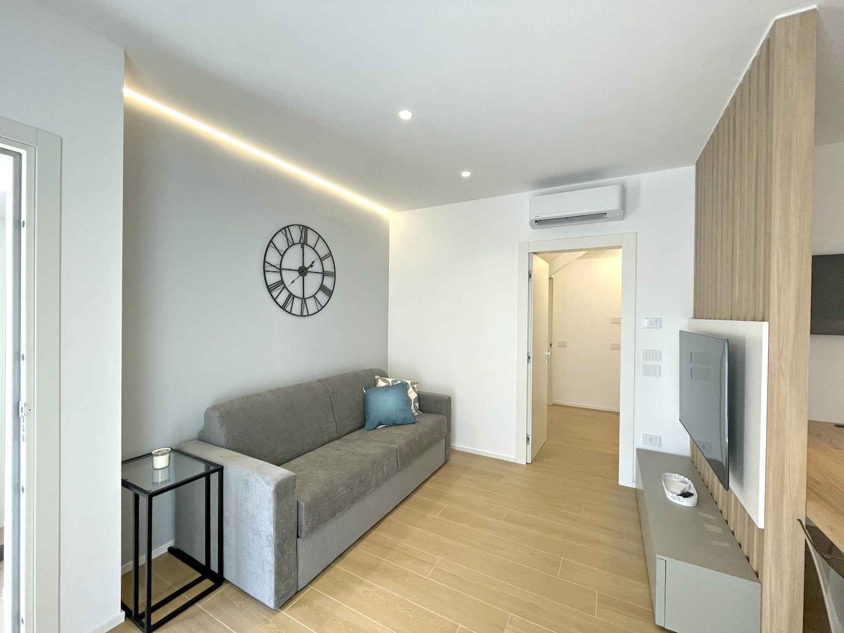 Top Airbnb: Three-room apartment with 2 double bedrooms, cell. 3292265855 in Riccione