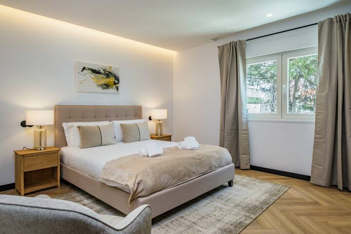 Deluxe Monte Estoril – by Portugal Portfolio gallery image 2