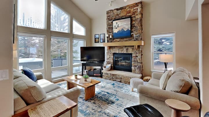 Mountain Escape: Sunshine, Hot Tub Soaks & Strolls - Frisco, CO