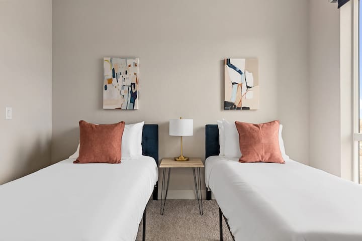 Спална соба 2 со два кревета со двојна големина