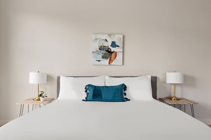 Kasa | Family 2BD with Pool & Gym Access | Denver