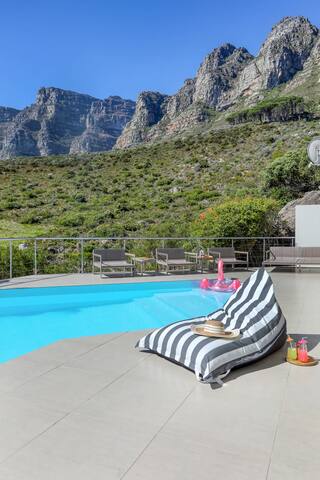 Callisto Camps Bay – Villa with Pool & Ocean Views gallery image 5