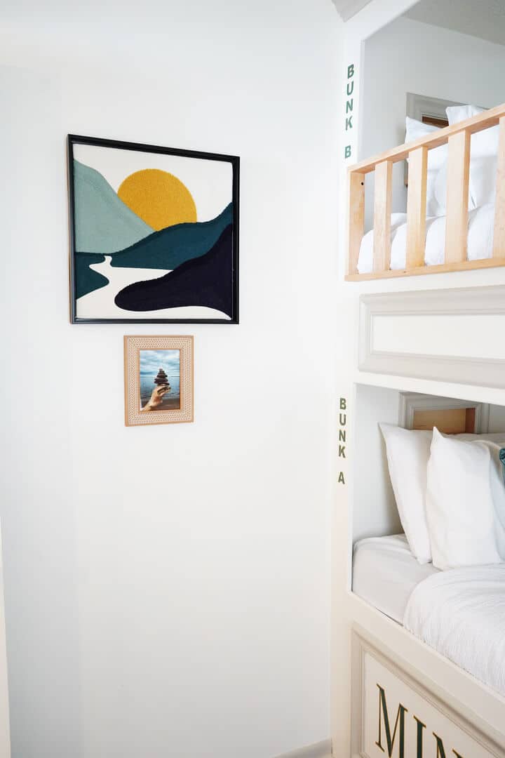 decoración de la habitación con literas