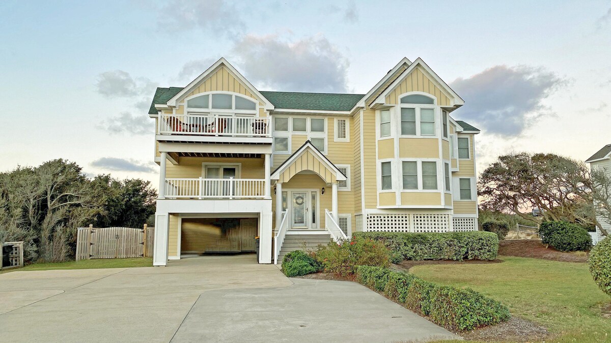 SS93- Semi-Oceanfront Home with 7 BRs and beautifu