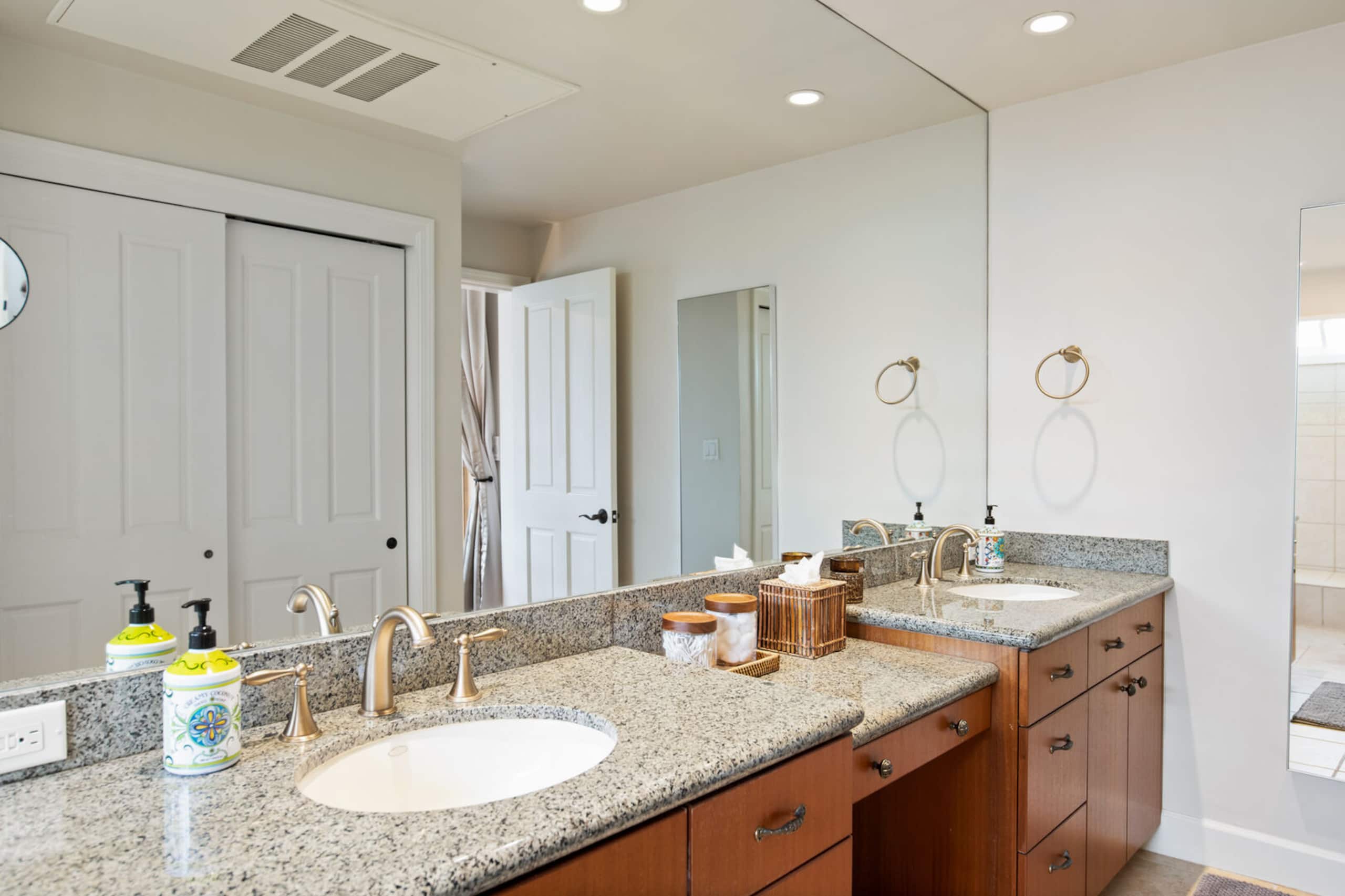 Home in Lahaina · ★5.0 · 2 bedrooms · 2 beds · 2.5 baths - Image 22