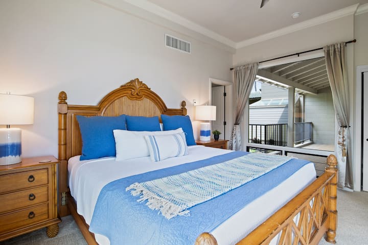 Rangi nzuri za bluu huleta maeneo ya joto ndani ya nyumba