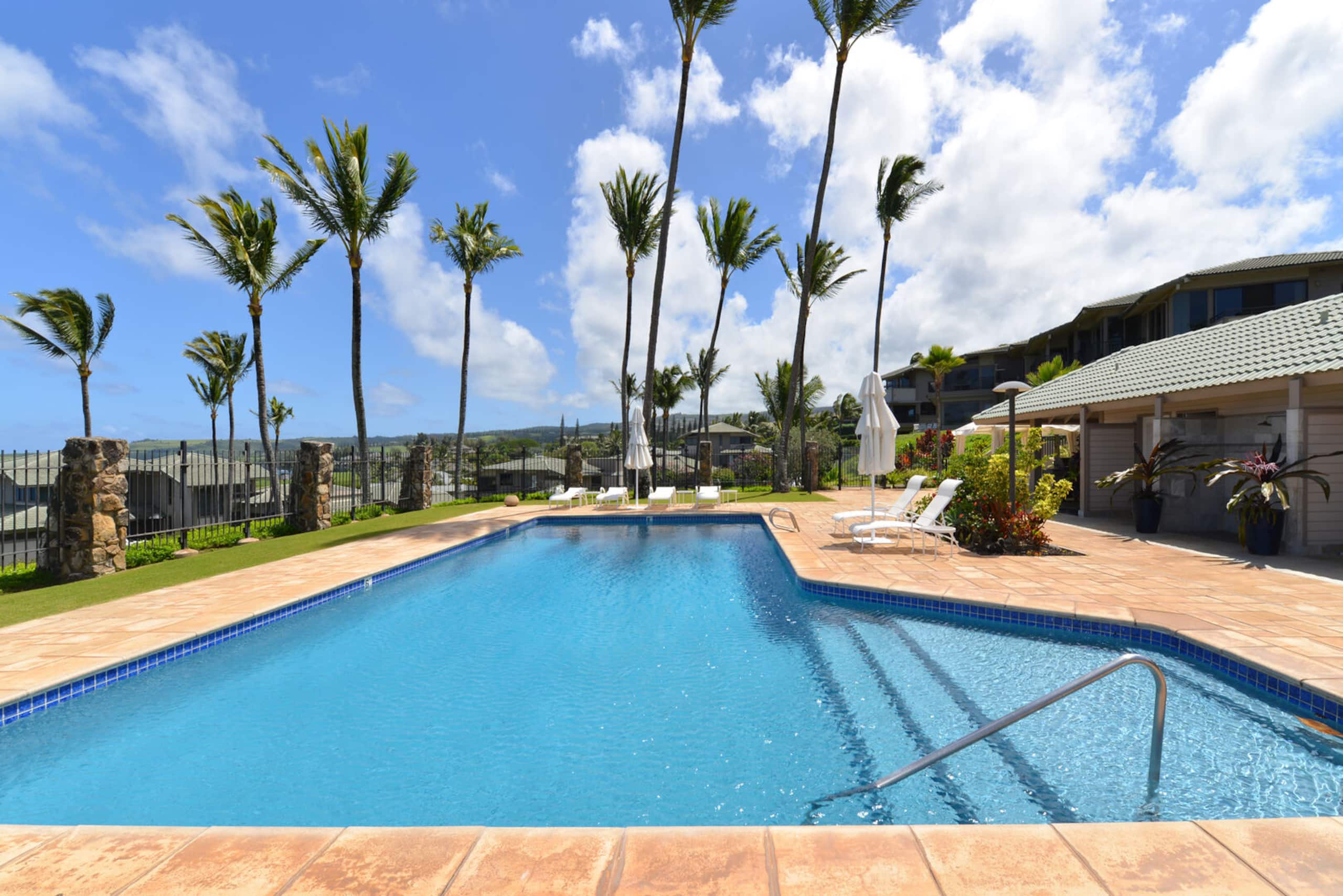 Home in Lahaina · ★5.0 · 2 bedrooms · 2 beds · 2.5 baths - Image 41