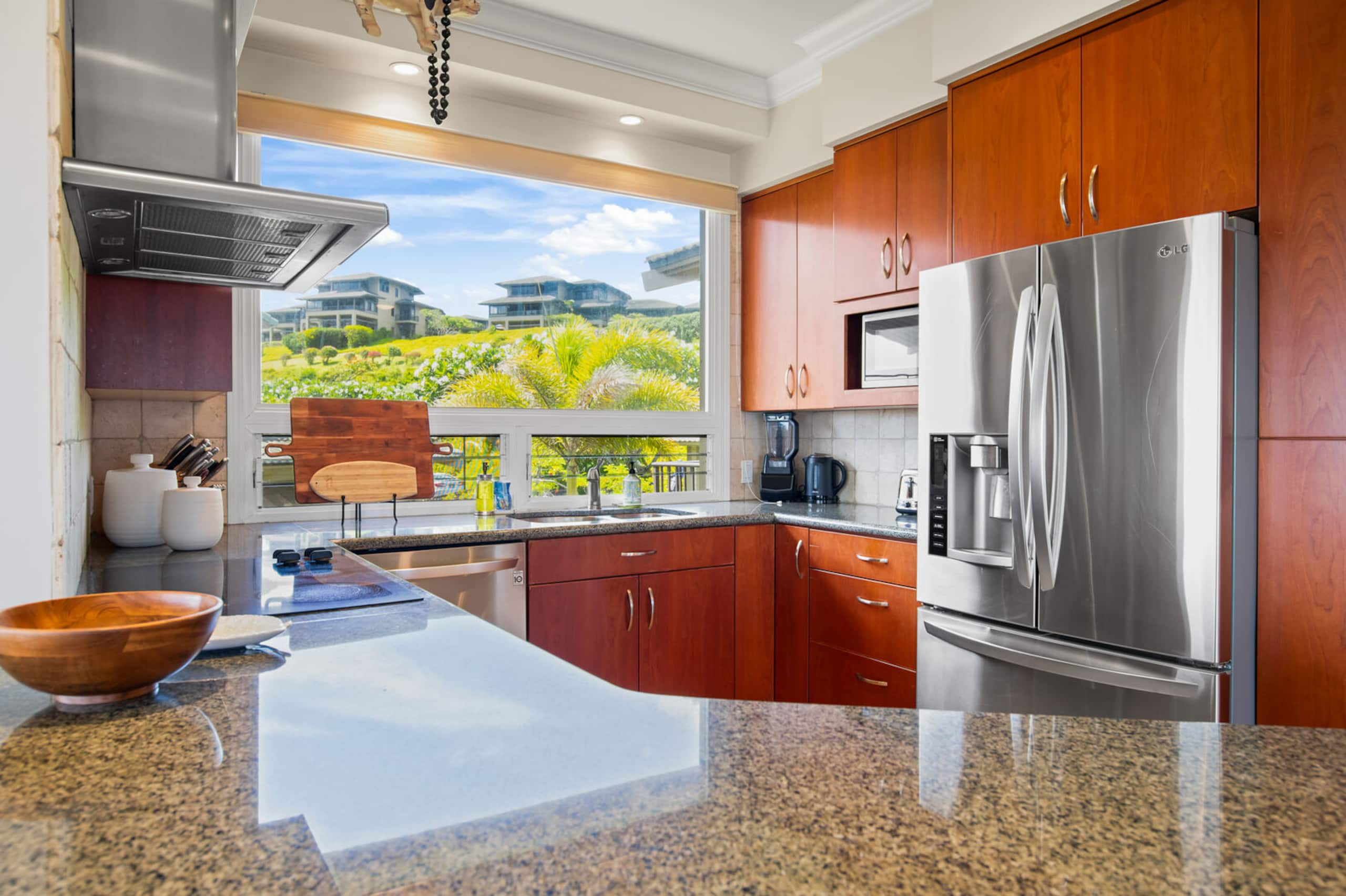 Home in Lahaina · ★5.0 · 2 bedrooms · 2 beds · 2.5 baths - Image 19