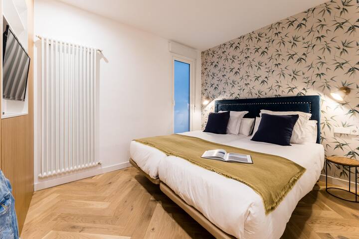 Churruca Suite: 4 Pax Superior. 1min to La Concha gallery image 5