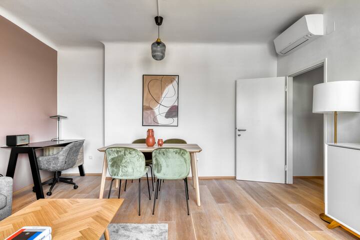 Blueground | Innere Stadt, roof & elev nr U1/U4 gallery image 5