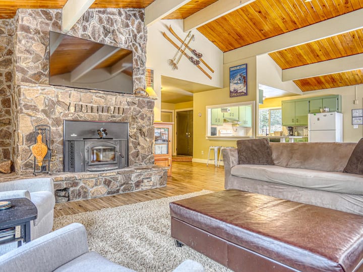 Clear Creek ViewsMt. HoodDogs Houses for Rent in