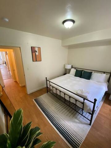 Wonderful Fenway 3br/2ba | Steps from Fenway Park! gallery image 4