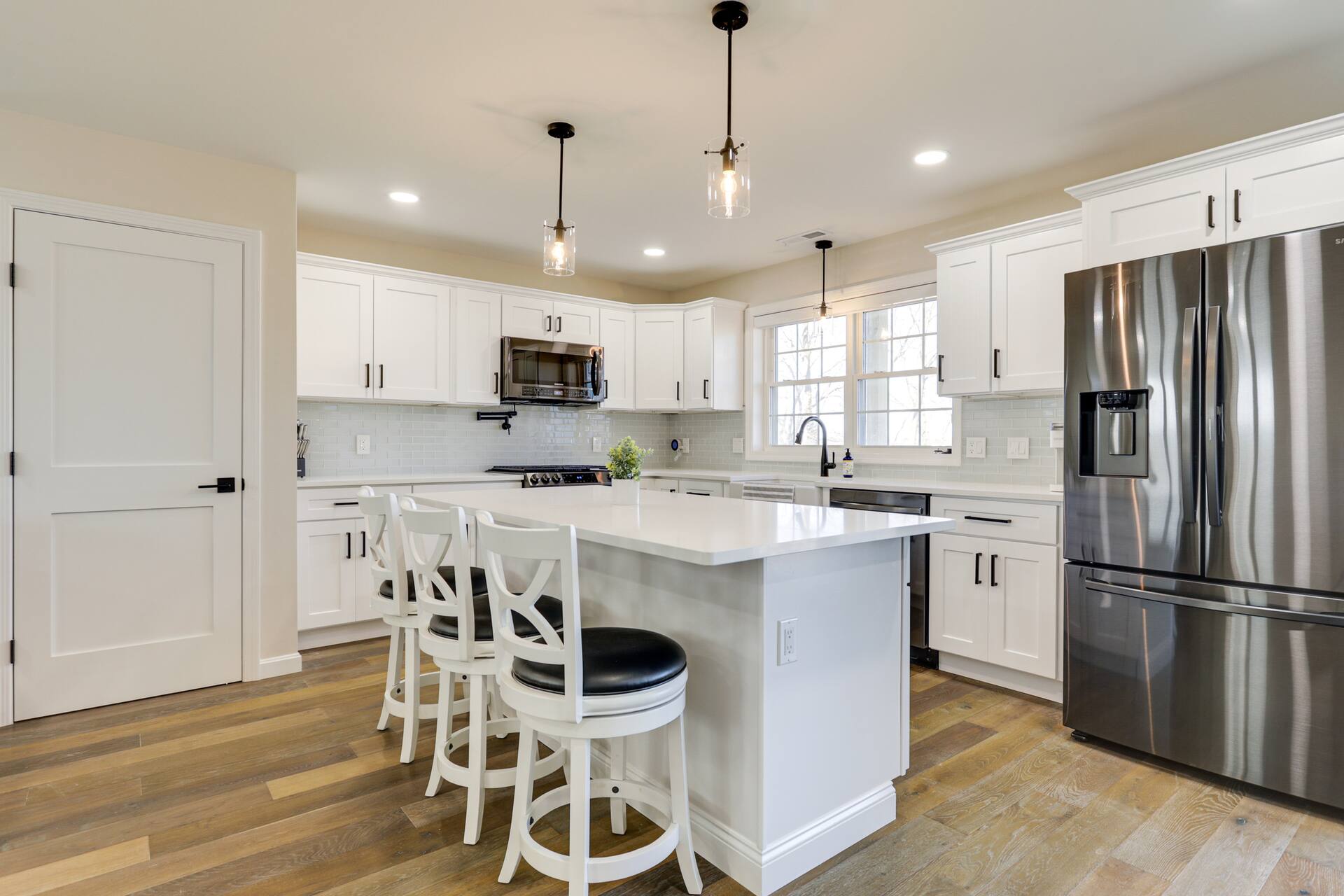Renovated Family Home on Providence River!