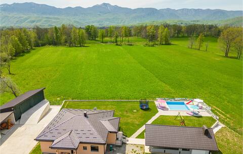 Stunning home in Ornice