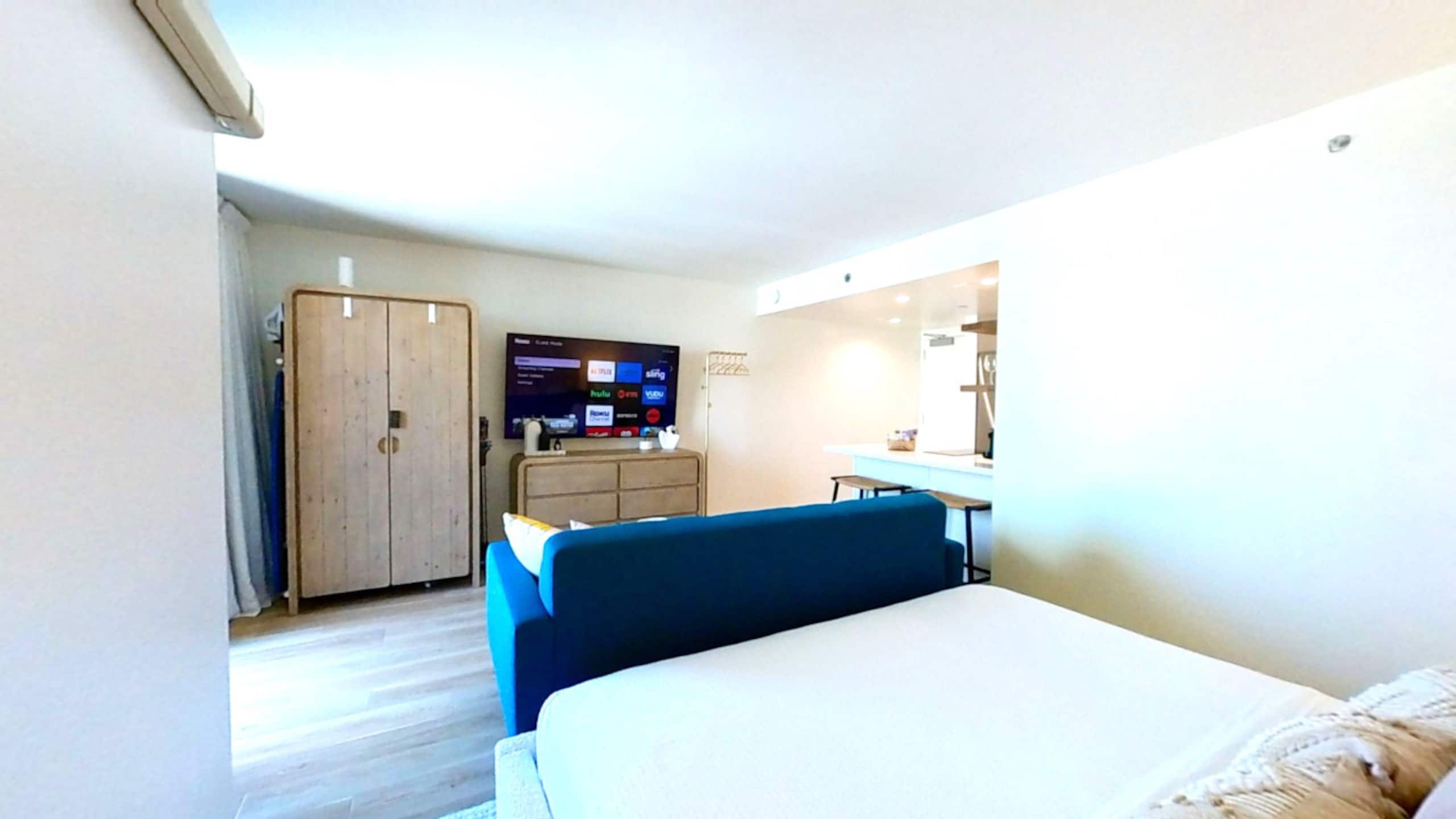 Hotel in Honolulu · ★4.93 · 1 bedroom · 2 beds · 1 private bath - Image 23