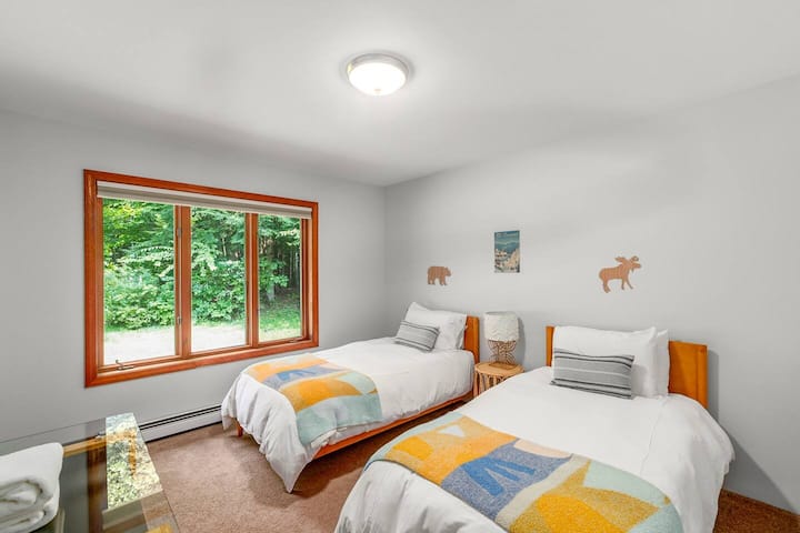 Спалня №4 (две единични легла)