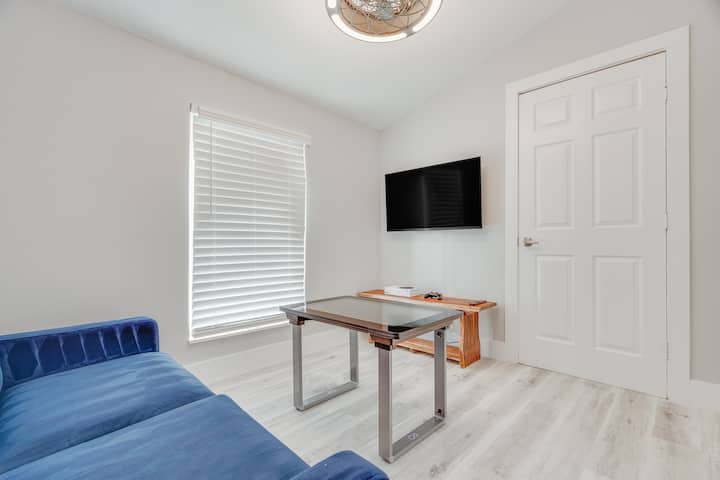 Sehemu ya kupumzikia kwenye ghorofa ya kwanza upande wa pili wa ghorofa ya kwanza