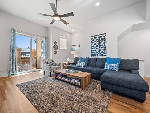 Pacific Beach Dreamin’ – AC, Walk to Beach & Town