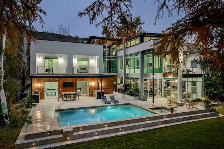 Above Emerald | Waterfront I Dock I Lake Austin |