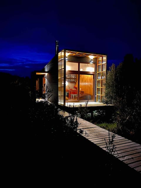 Pichi I Calbuco - Tiny house-style cabin facing th