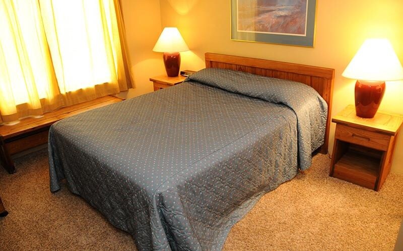 床、家具、灯具、台灯、卧室