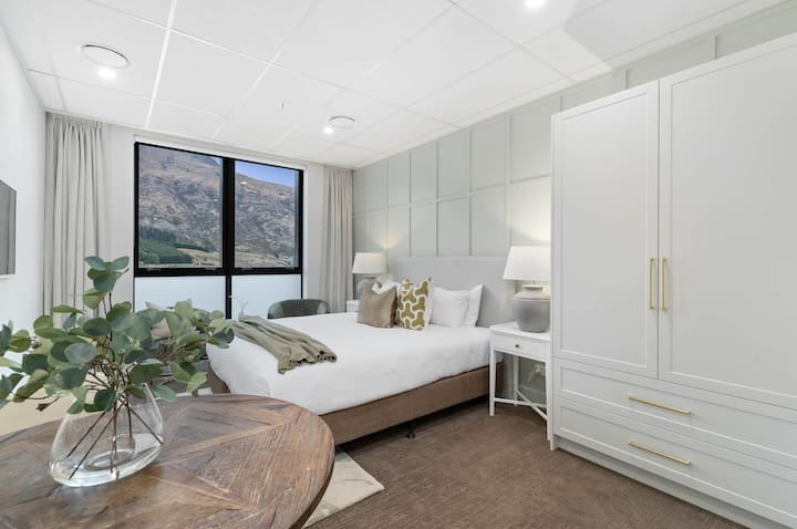 NEW Luxury suites, Queenstown Suite 15