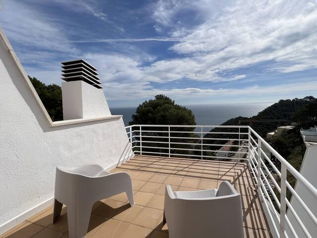 Holiday rental semidetached with swimming pool in gallery image 3