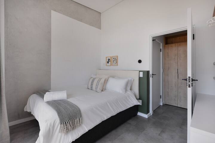 The Sea Point Haven | Steps from the Beach + Pool gallery image 5