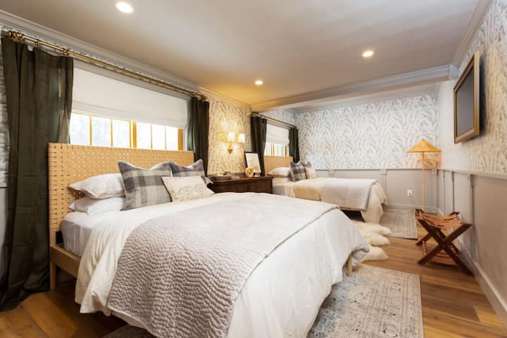 Double Queen Bedroom