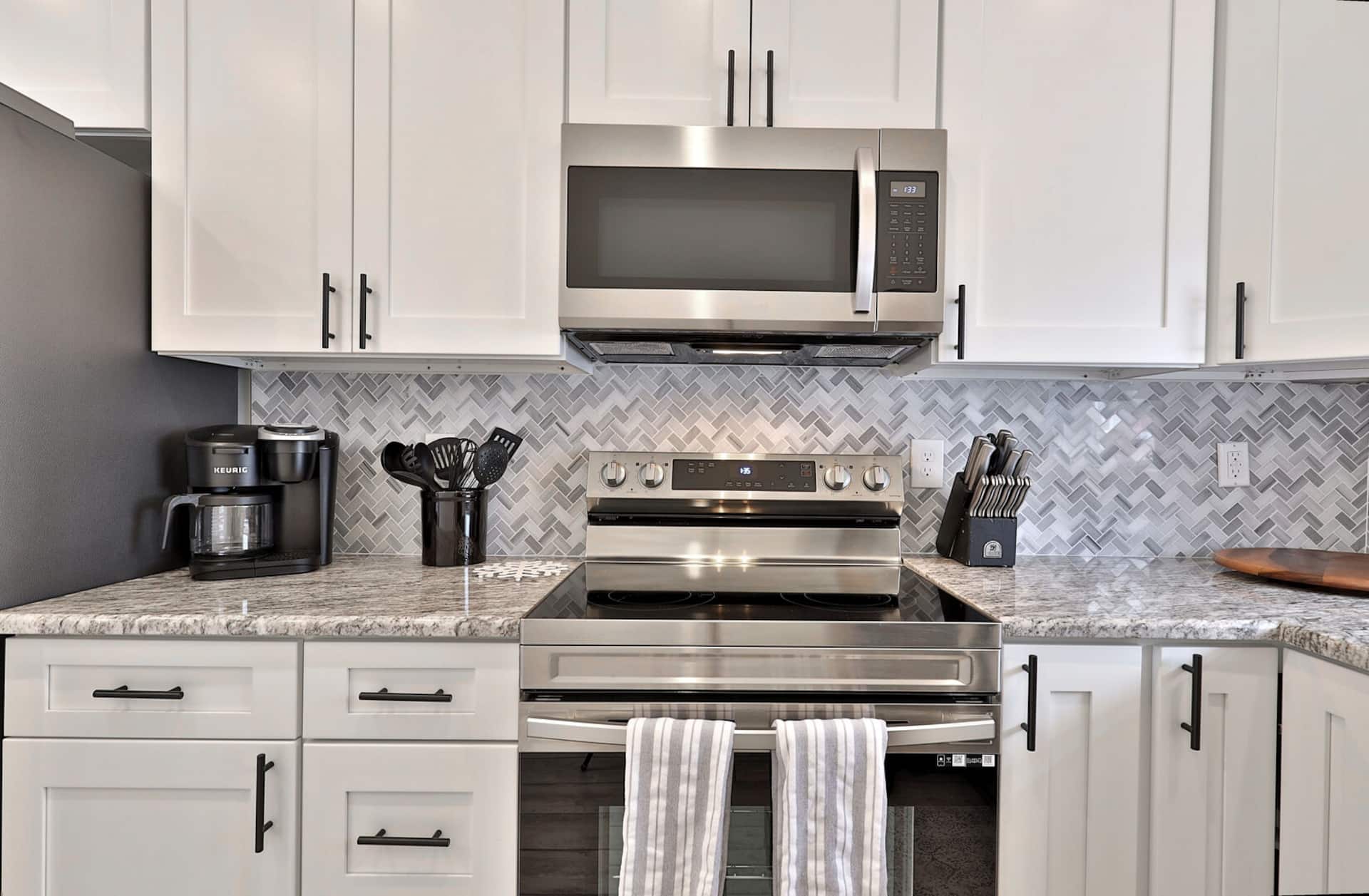 Rutland's Hidden Gem- 2 BR 1BA Renovated Home Close to Everything home — photo 5