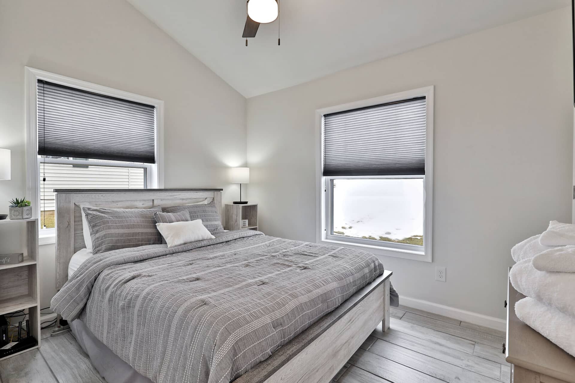 Rutland's Hidden Gem- 2 BR 1BA Renovated Home Close to Everything home — photo 3