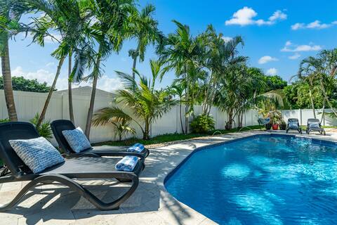 Blu Sky Villa | Resort Style Backyard | Interior H