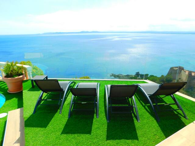 House with sea views, private pool, garage, Roses gallery image 5