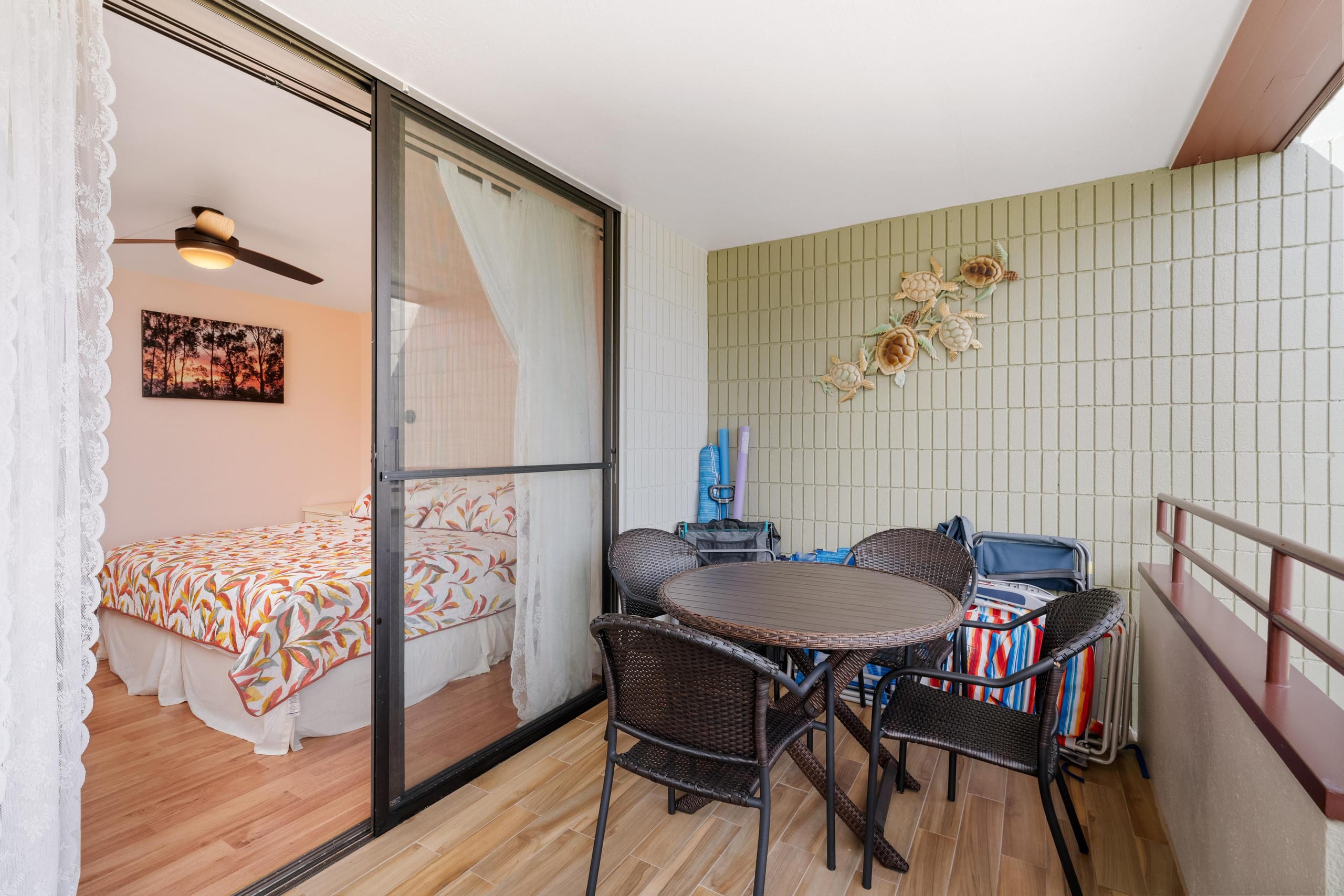 Condo in Kailua-Kona · ★4.4 · 2 bedrooms · 4 beds · 2 shared baths - Image 29